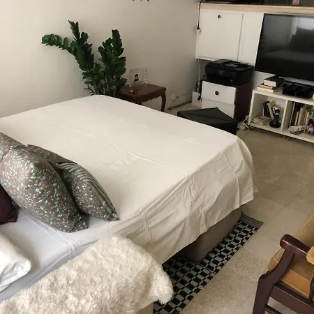 App Centre Homestay Cannes